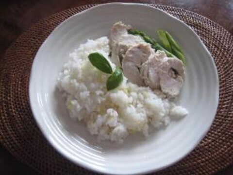 鶏ハムで作るシンガポール風チキンライス